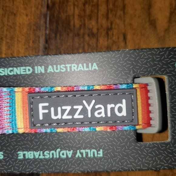 Fuzz Yard Adjustable Rainbow Stripes Dog Collar Medium New - Picture 2 of 8